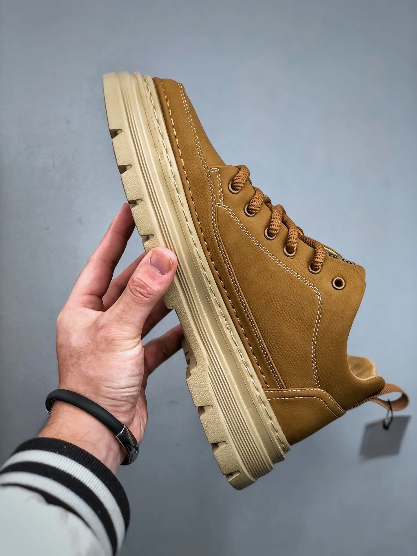 Local pickup 💰 520 supports store Timberland/Timberland classic 25ss new mid-top classic re-engineered brand new upgrade Guangdong factory quality original box original packaging The fabric is made of Italian top frosted cowhide with anti-odor and anti-corrosion genuine leather latex insoles to give you a perfect wearing experience quality and durable, a must-have for sportsmen Specially designed to treat handsome men High-quality feet feel first-class Exclusive supply Official product number: TB23066 Size: 39 40 41 42 43 44